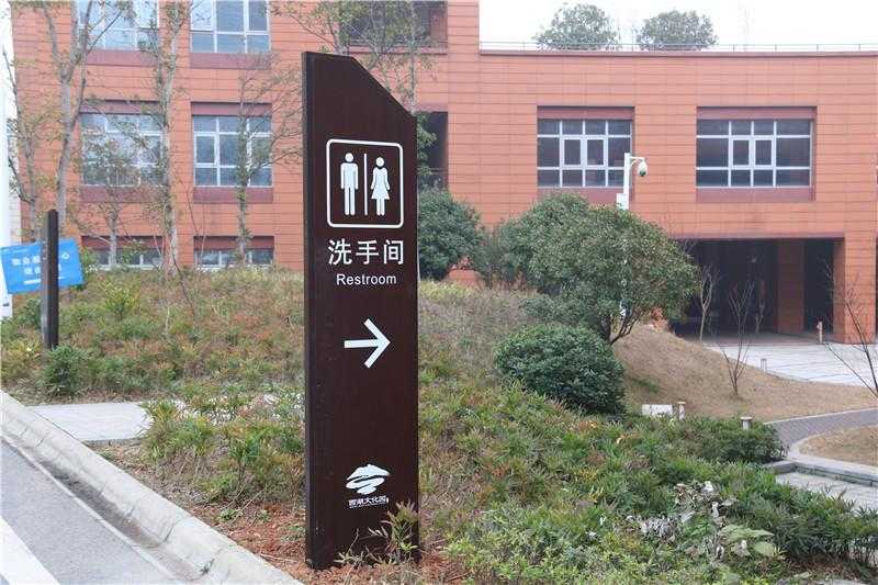 在標識設計中，箭頭起到什么作用呢？