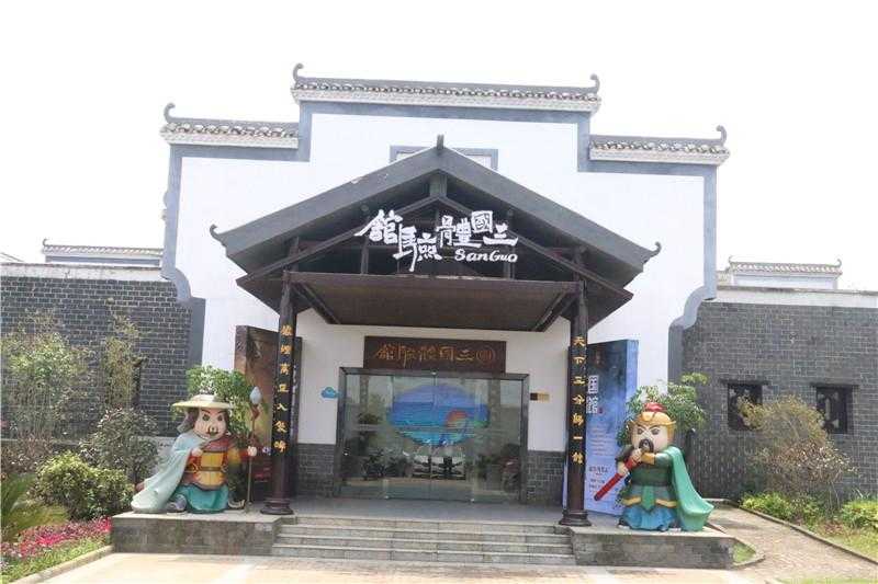 景區(qū)標(biāo)識設(shè)計中，內(nèi)部結(jié)構(gòu)布局應(yīng)該怎么做？